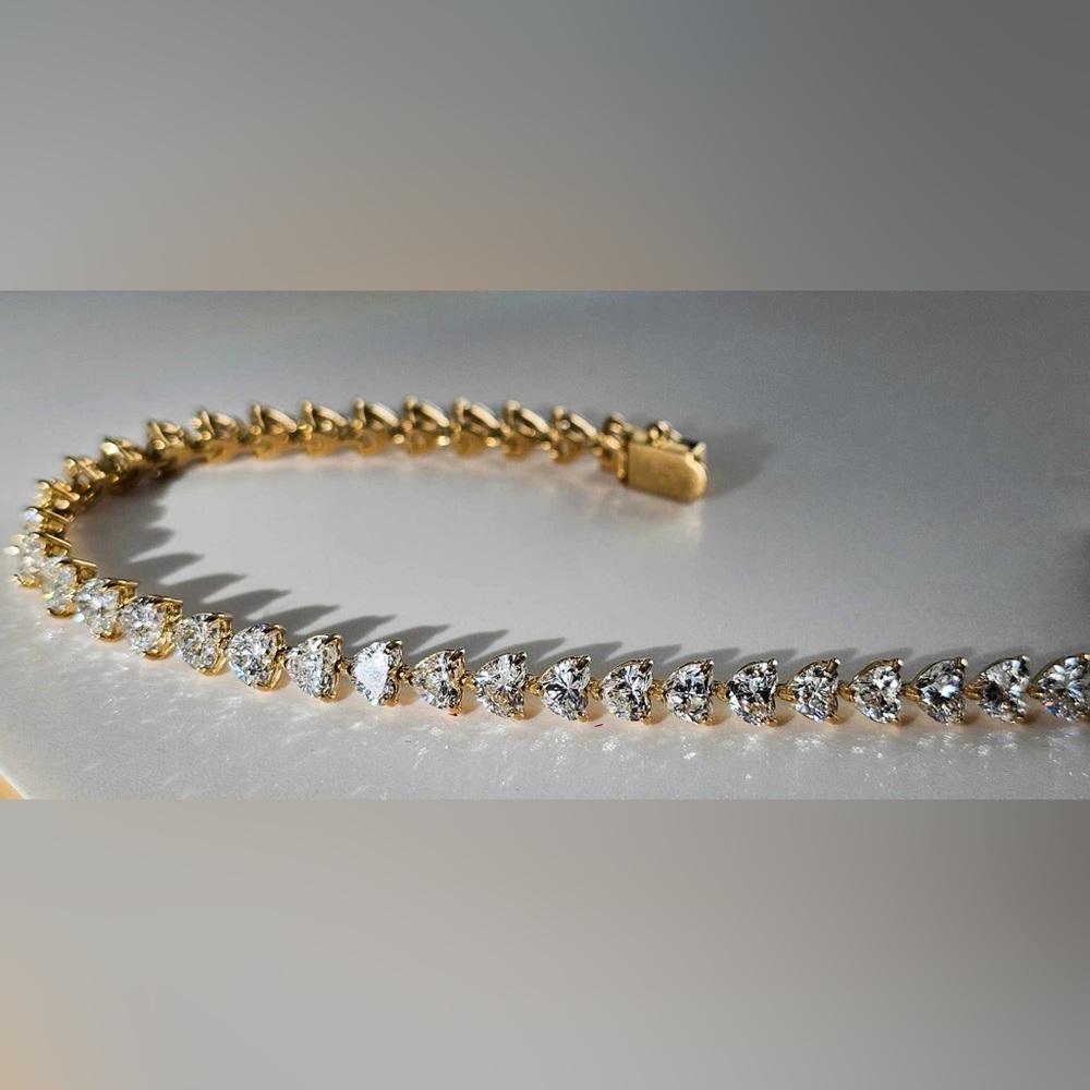 18k Japan real Gold Heart Bracelet w/ 10 carat VS clarity Lab grown diamonds